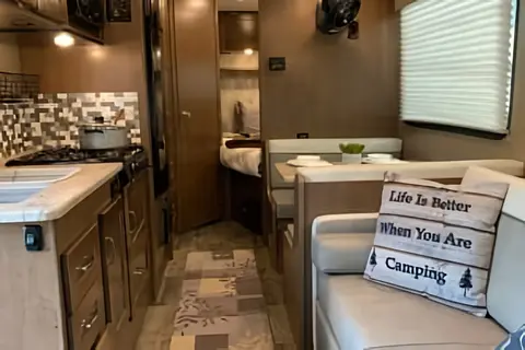 RV Trippin - “Waldo” Winnebago 25J Class C