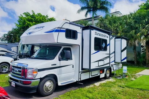 Vincent Forest River Sunseeker 2550 Classe C