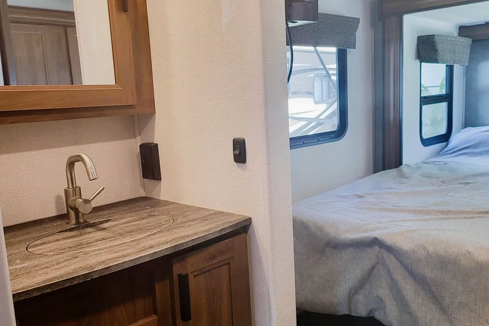 Vincent Forest River Sunseeker 2550 Classe C