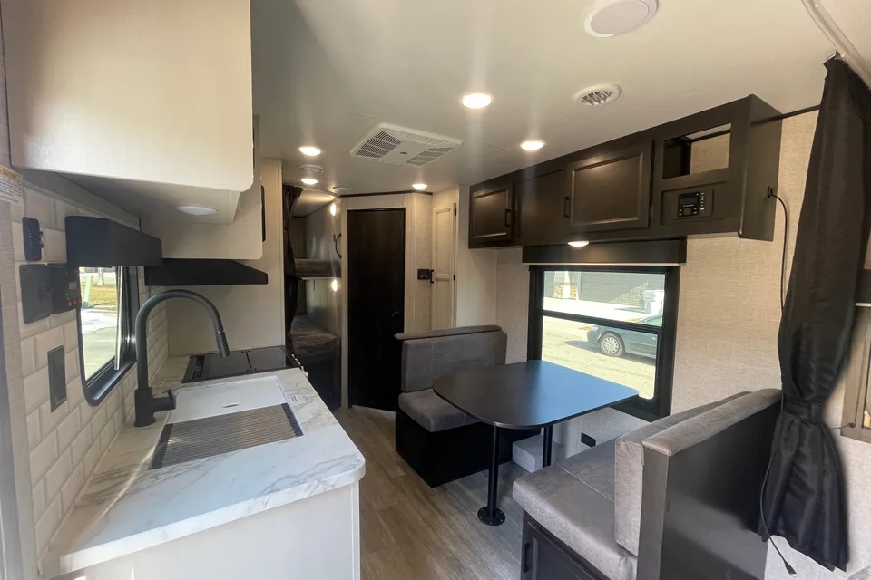 Steven's 2022 Jayco SLX 224BH Travel Trailer