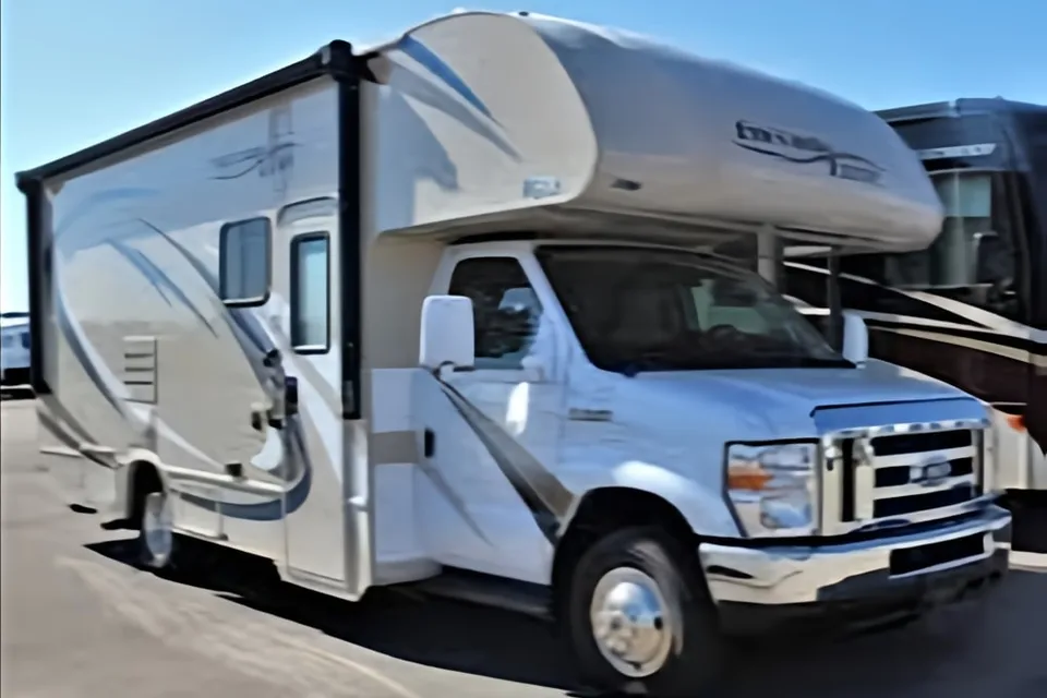 Clinton's Thor Motor Coach Freedom Elite 24HE Class C