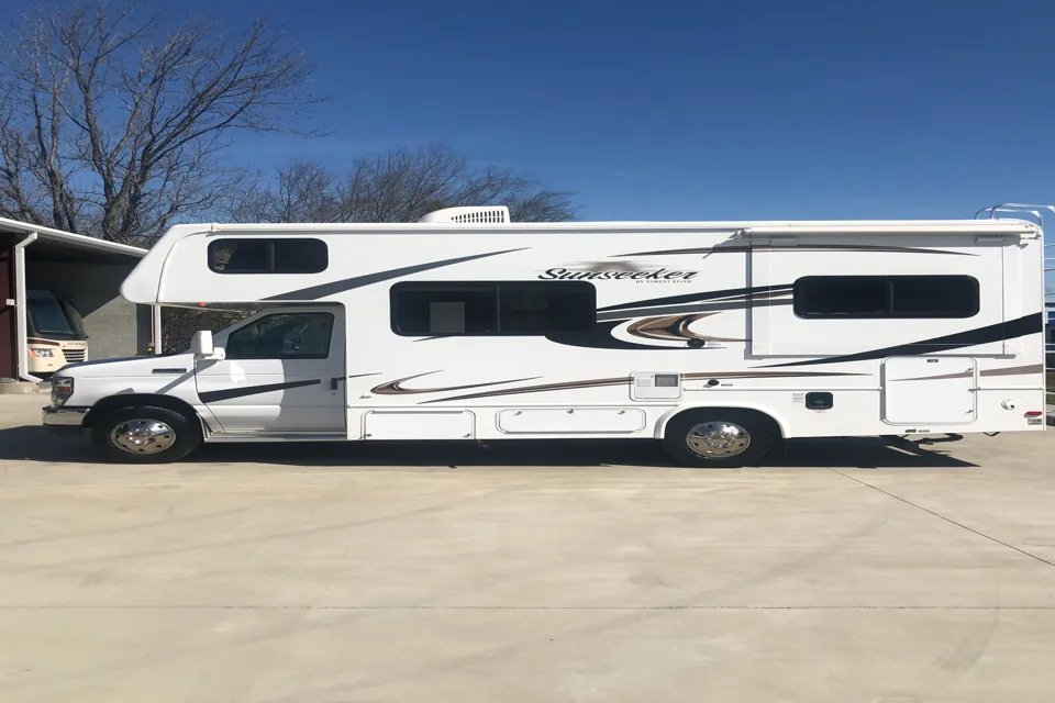 Class C 24' Forest River Sunseeker-2014