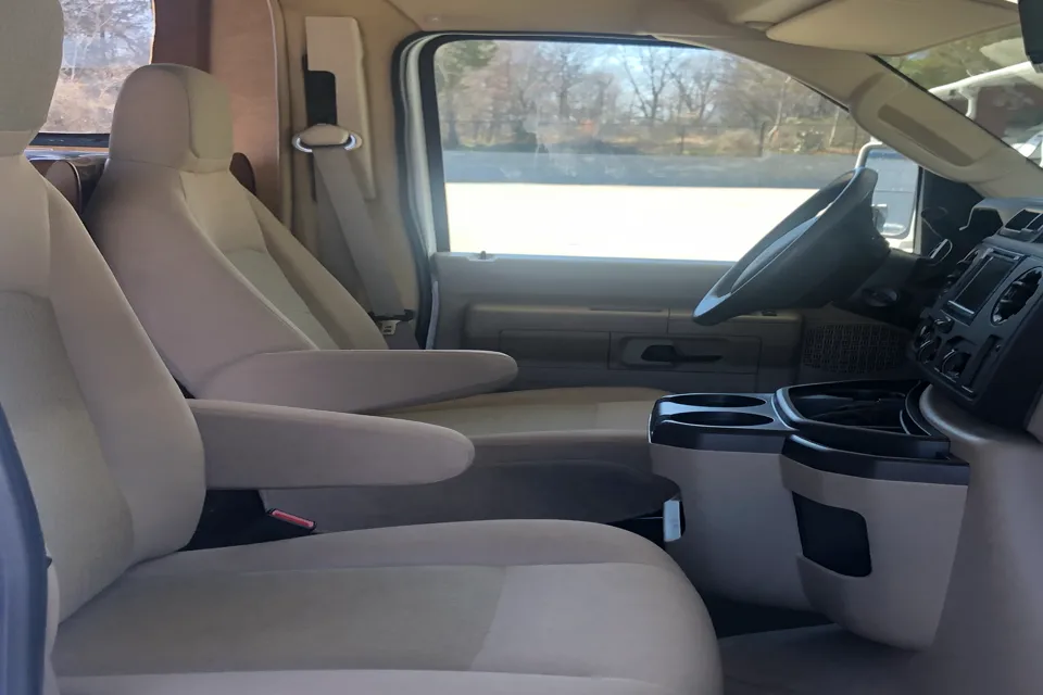 Class C 24' Forest River Sunseeker-2014