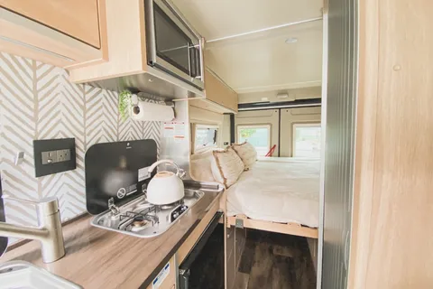 "The Family Vandalorian" Hymer Aktiv 2.0 w/ LOFT