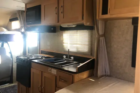 Family Adventurer! 22” Sleeps 6, a life time memory!