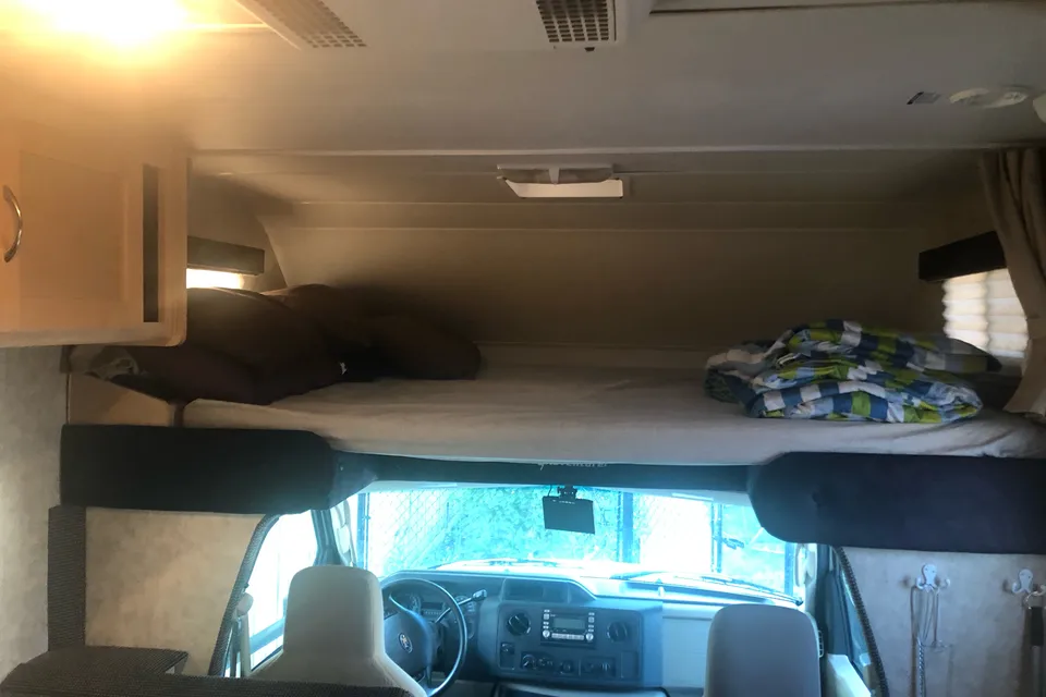  Family Adventurer! 22” Sleeps 6, life time memory!