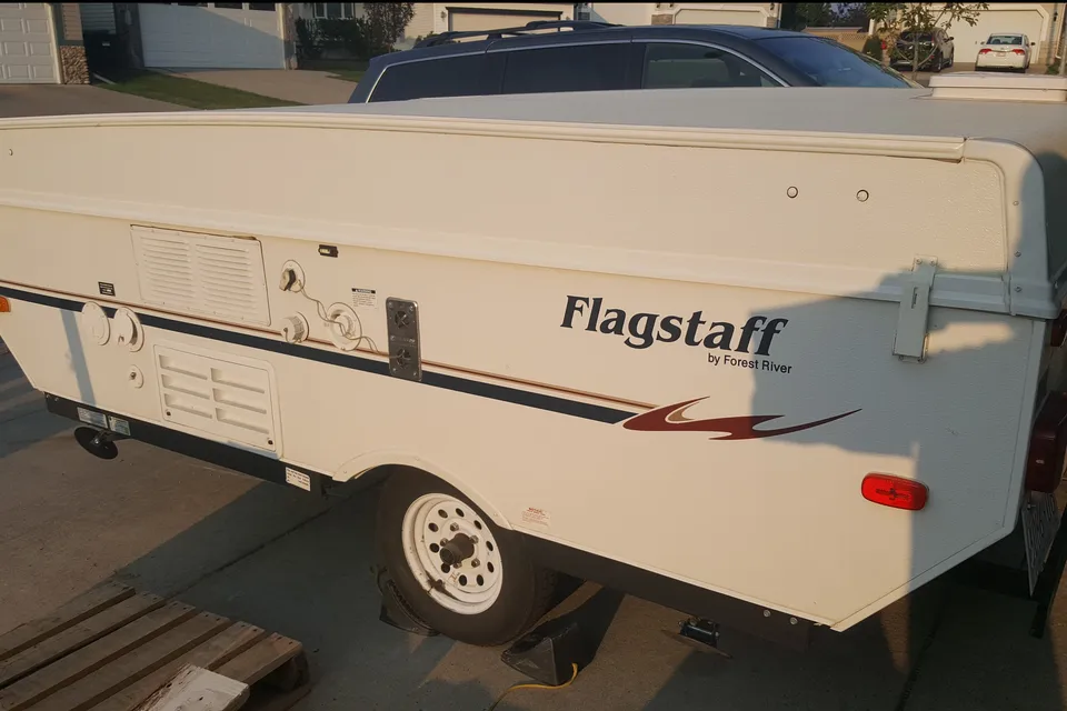 Excellent Tent Trailer with 2 Dinettes and Electric Crank Up - Only one in AB