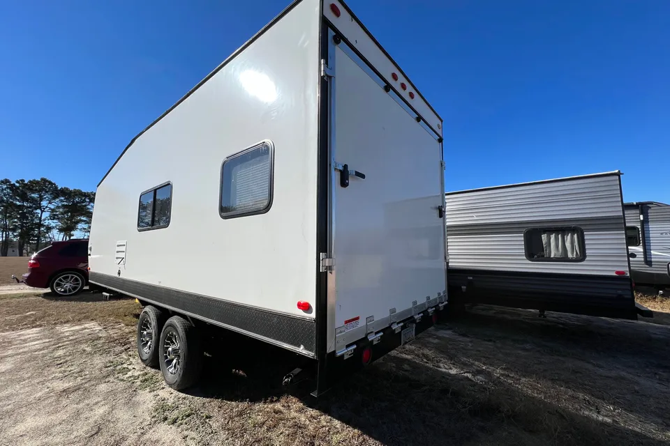 Pat's MANCAVE Dune Sport Toy Hauler