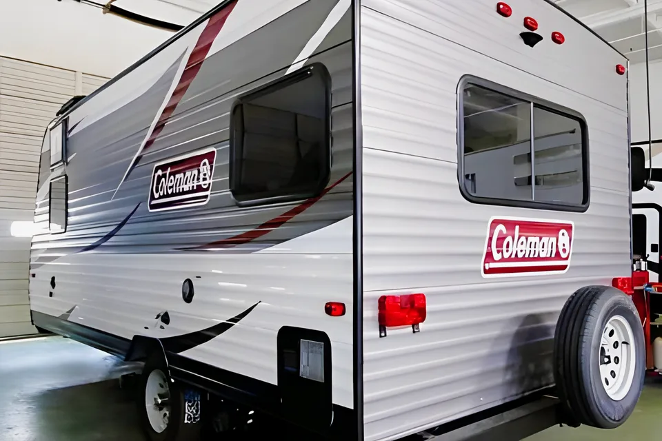 Tomie's 2019 Dutchman Coleman Lantern 2019 Dutchmen Coleman Lantern Travel Trailer