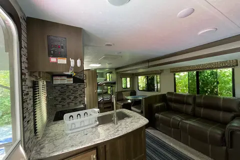 Rubie's Keystone Bullet 277BHS  Travel Trailer