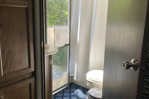 Rubie's Keystone Bullet 277BHS  Travel Trailer