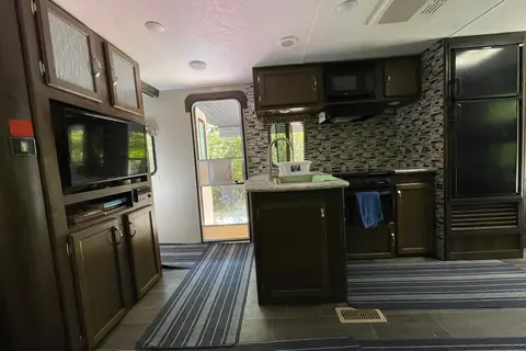 Rubie's Keystone Bullet 277BHS  Travel Trailer