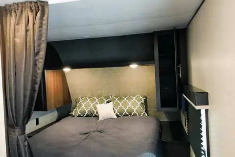 ouRVrentals1 (great couple/small family unit)