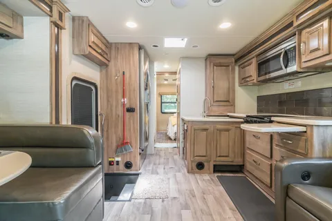 RV Pennie- 2019 Jayco Precept 31 UL