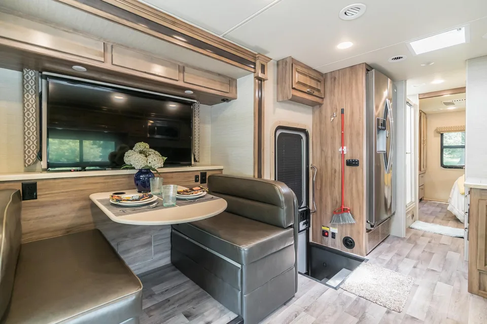 PENNIE - 2019 Jayco Precept 31 UL 