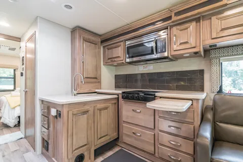 RV Pennie- 2019 Jayco Precept 31 UL