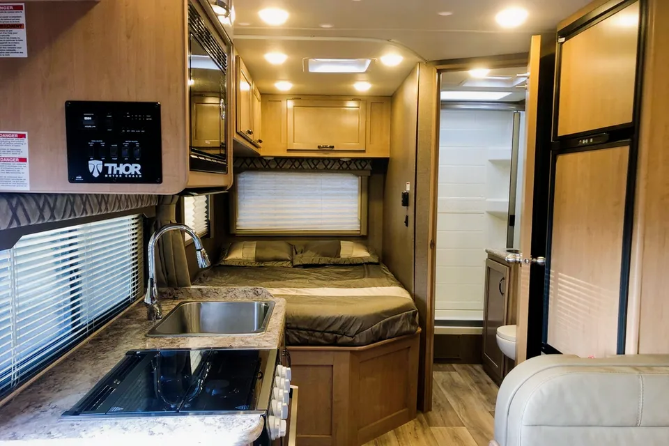2019 Class C Motorhome with Solar Panels