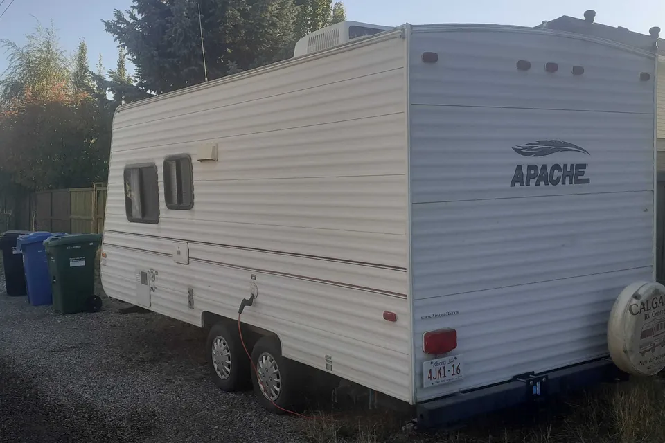 Andrew's Apache 21 Dual Axel Travel Trailer
