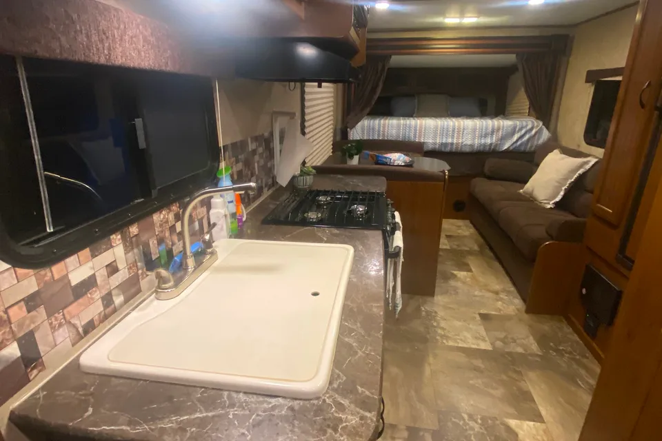 Light weight Jayco Jay feather Travel Trailer