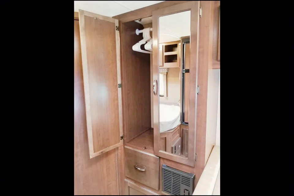 Family 2019 Chevrolet Motorhome - Thor Freedom Elite Class C