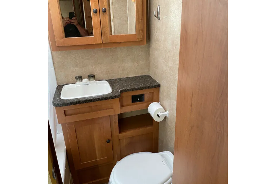 The Glamping Palace Bunkhouse - Edmonton or Ross Haven Pickup