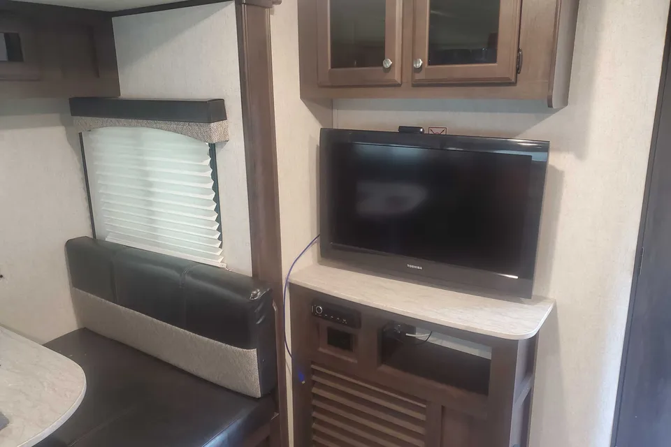 Starcraft 24rls Travel Trailer