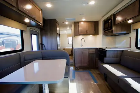 Winnebago 2022 Minnie Winnie 31H Classe C