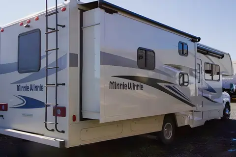 Winnebago 2022 Minnie Winnie 31H Classe C