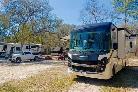 2022 CONVENIENT & EASY TO DRIVE RV!!! Entegra Coach Vision 27A