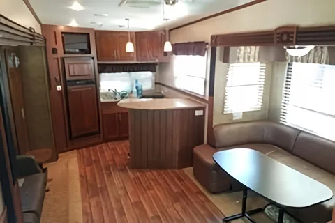 Robert's Komfort 2015 38ft 3230FRK 5th Wheel