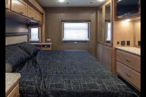 Sample’s Thor Motor Coach Ace Class A