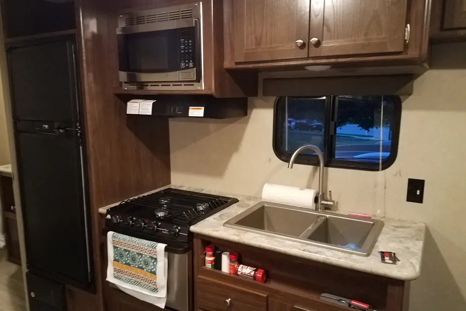 Brian's Coleman 27BHS Travel Trailer