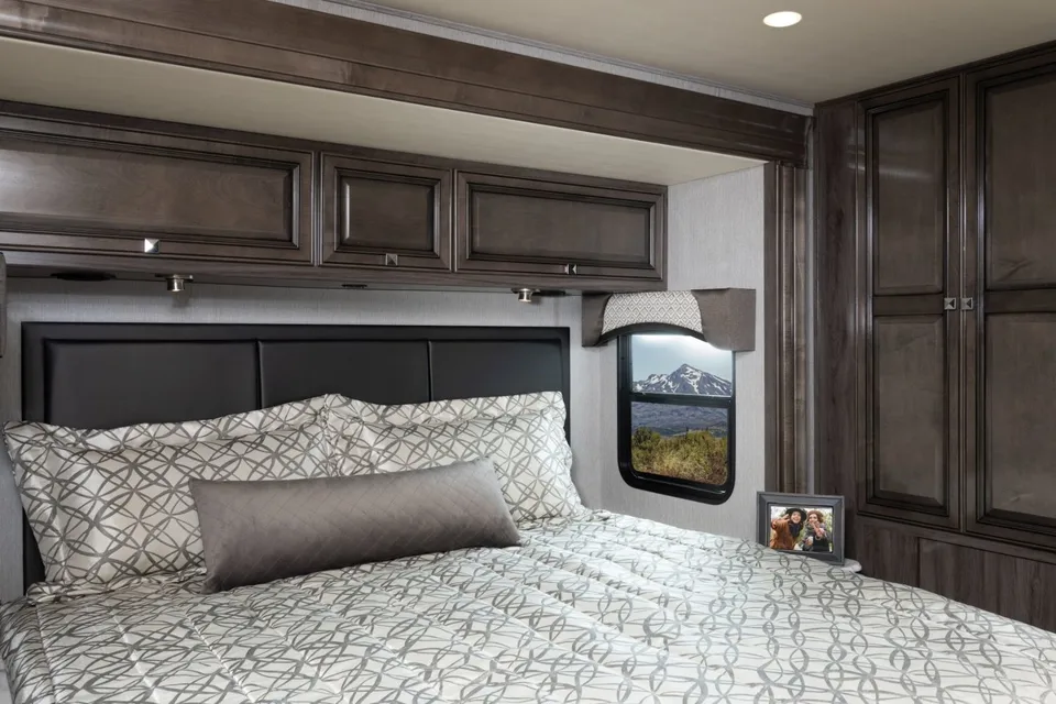 We deliver! Julie and Tim's Fleetwood Fortis Class A