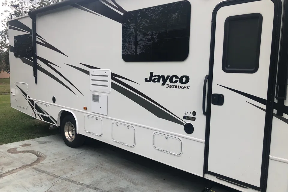Oscar & Lucy Jayco Redhawk Class C