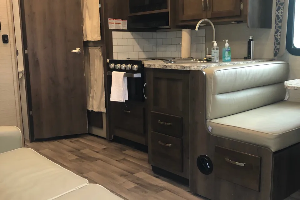 Oscar & Lucy Jayco Redhawk Class C