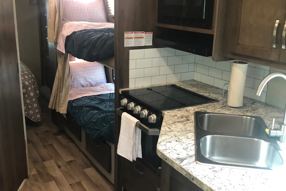 Oscar & Lucy Jayco Redhawk Class C