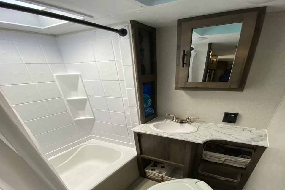 Adam's Coachman Clipper 21 BHS Travel Trailer