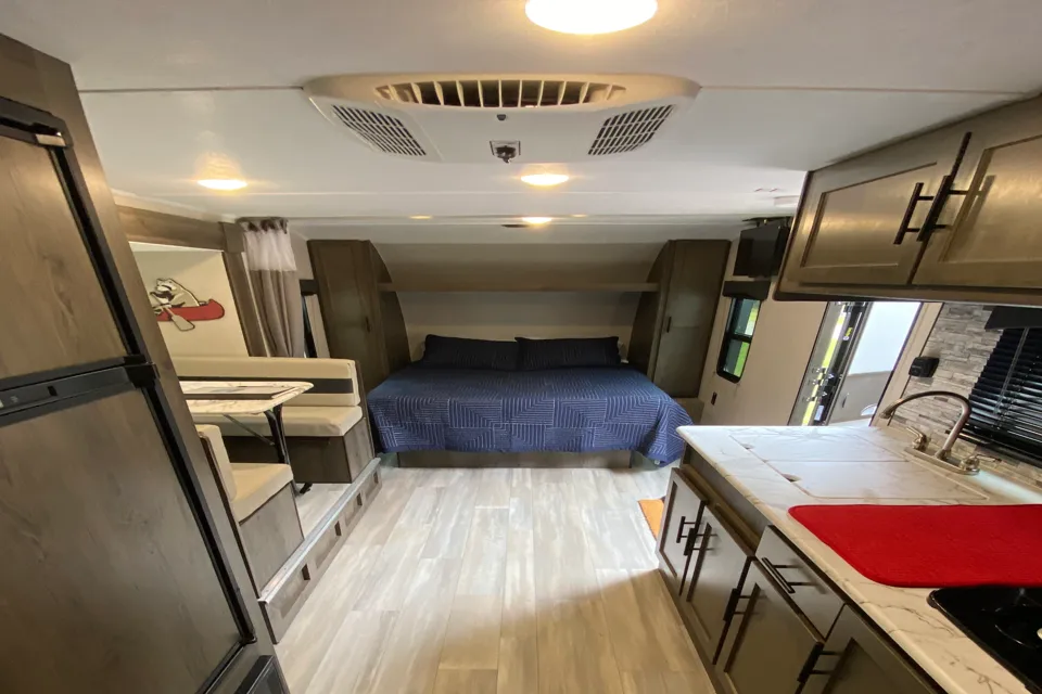 Adam's Coachman Clipper 21 BHS Travel Trailer