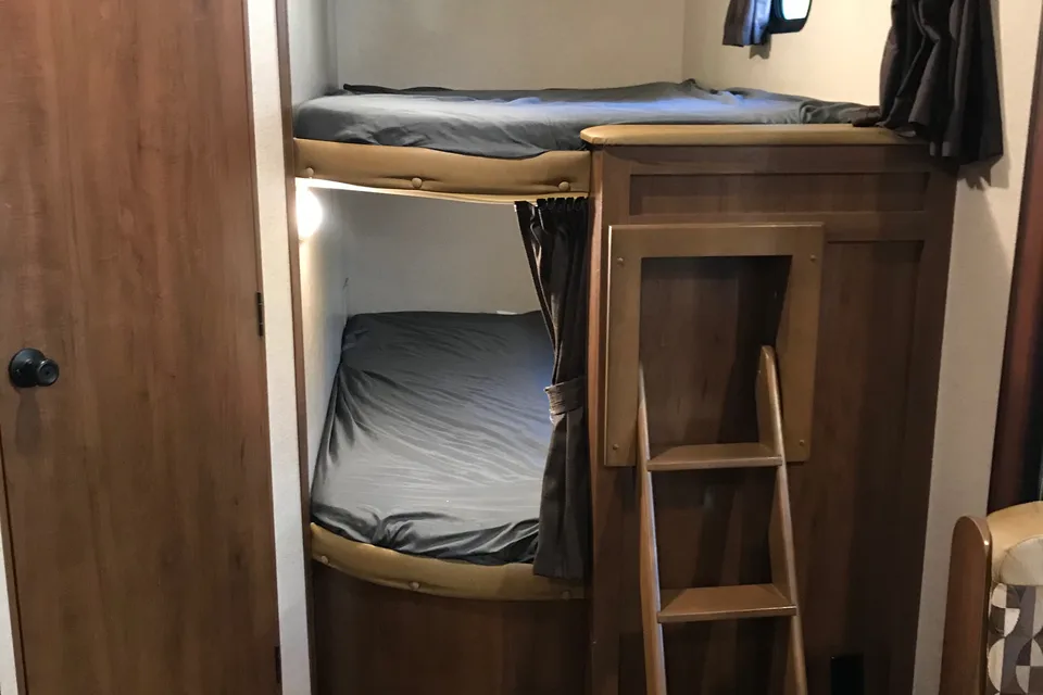 Large family and pet friendly!