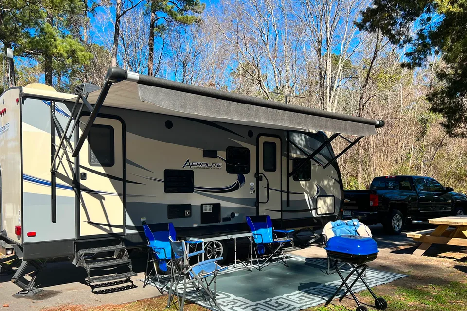 Brown Hornet Travel Trailer-*delivery or pick up available*
