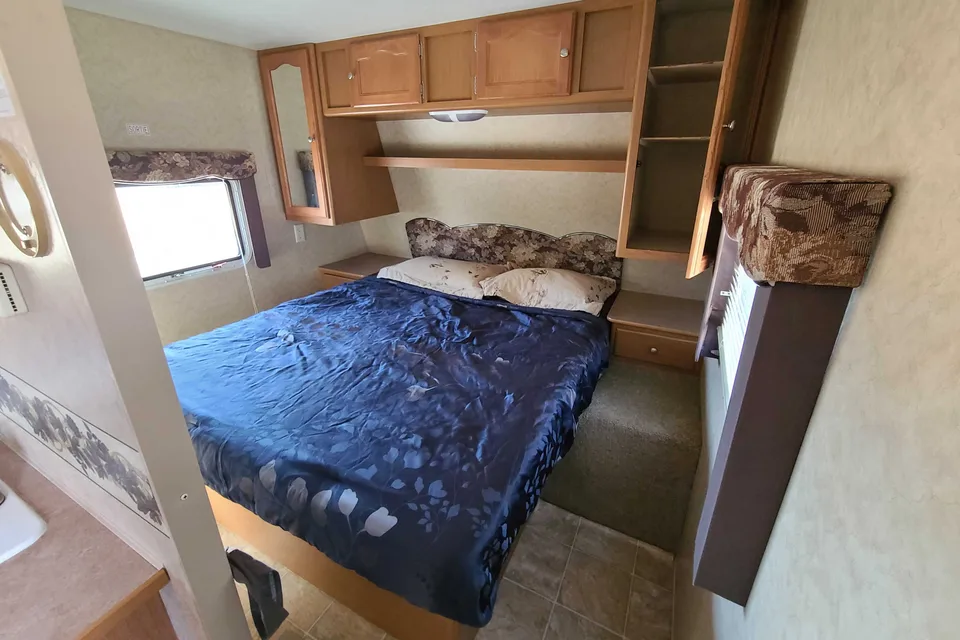 Dutchmen 28H SSL Travel Trailer