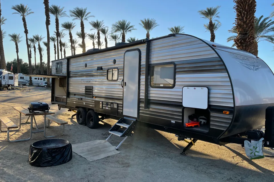 🏕️ “Big Gray” – 2020 Salem Travel Trailer (Delivered to You!) 🚐✨