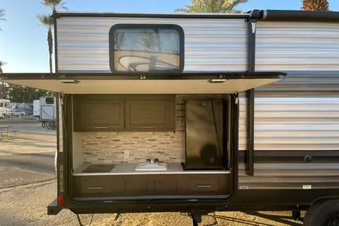 🏕️ “Big Gray” – 2020 Salem Travel Trailer (Delivered to You!) 🚐✨