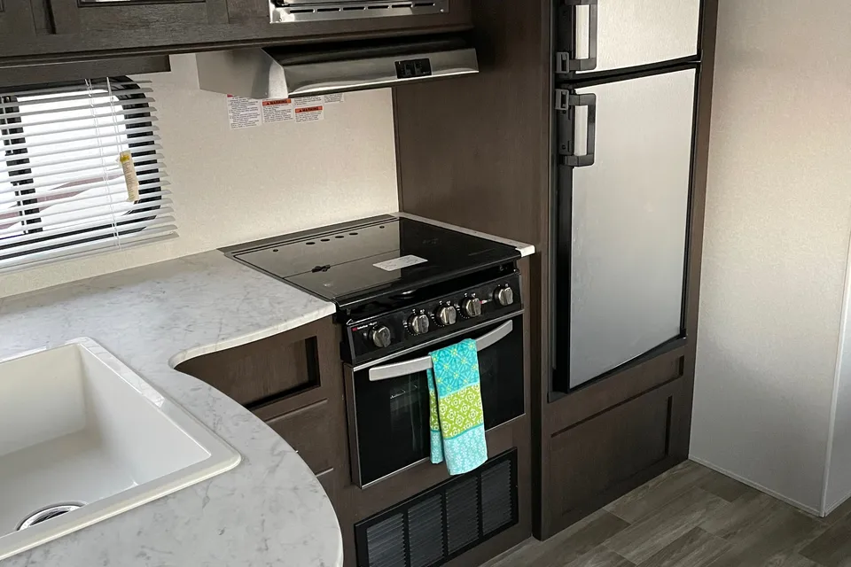 🏕️ “Big Gray” – 2020 Salem Travel Trailer (Delivered to You!) 🚐✨