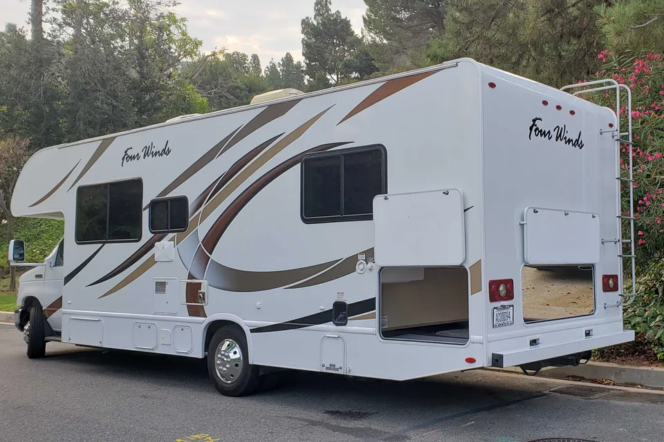 Arie's Thor Class C 28 ft