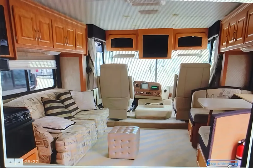 Beauty Beast-Class A Four Winds Hurricane 