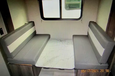 2021 Viking 2  BHS 1-Slide ultra lite Vacation on Wheels