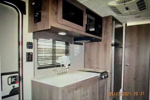 2021 Viking 2  BHS 1-Slide ultra lite Vacation on Wheels