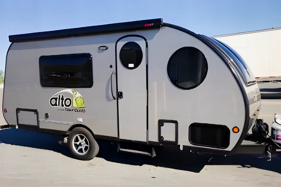 Rebecca's Safari Condo Alto F2114 Travel Trailer