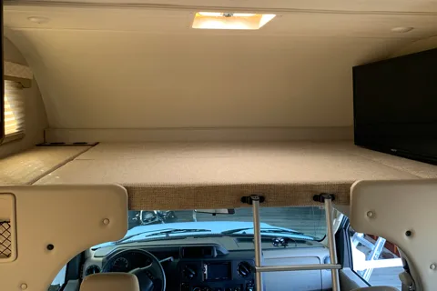 THOR FREEDOM ELITE 24' (SUPER CLEAN)